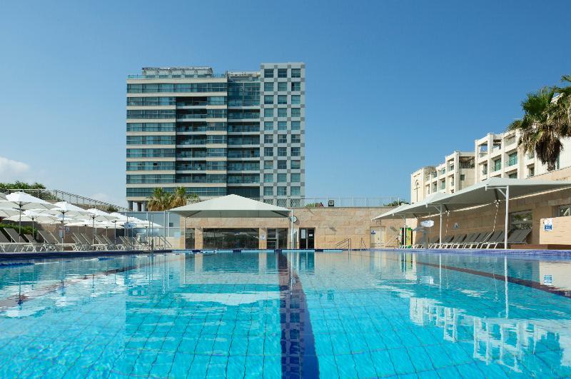 Aparthotel Okeanos On The Beach Herzliya Bagian luar foto