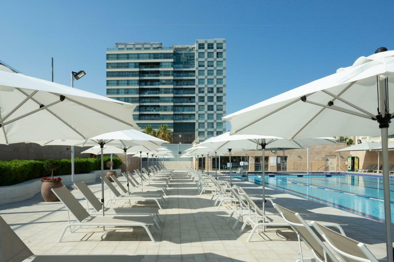 Aparthotel Okeanos On The Beach Herzliya Bagian luar foto
