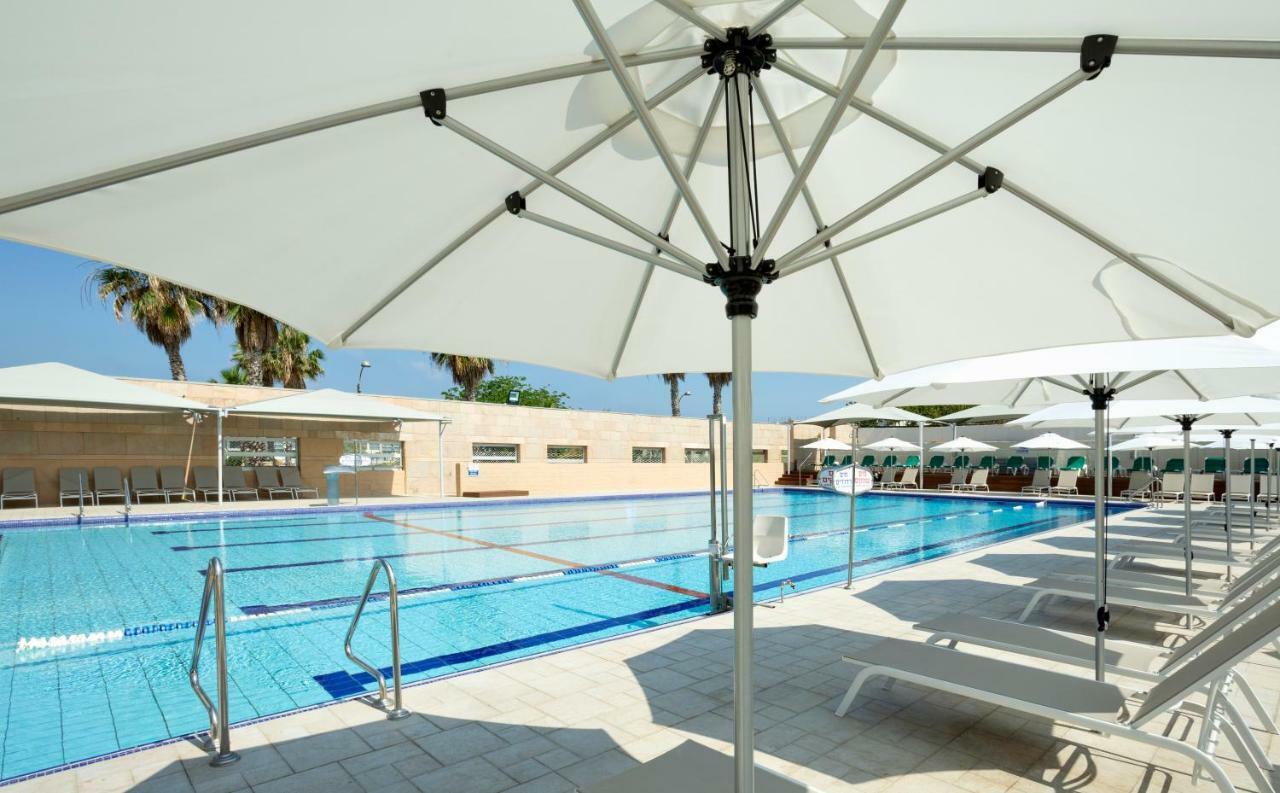 Aparthotel Okeanos On The Beach Herzliya Bagian luar foto