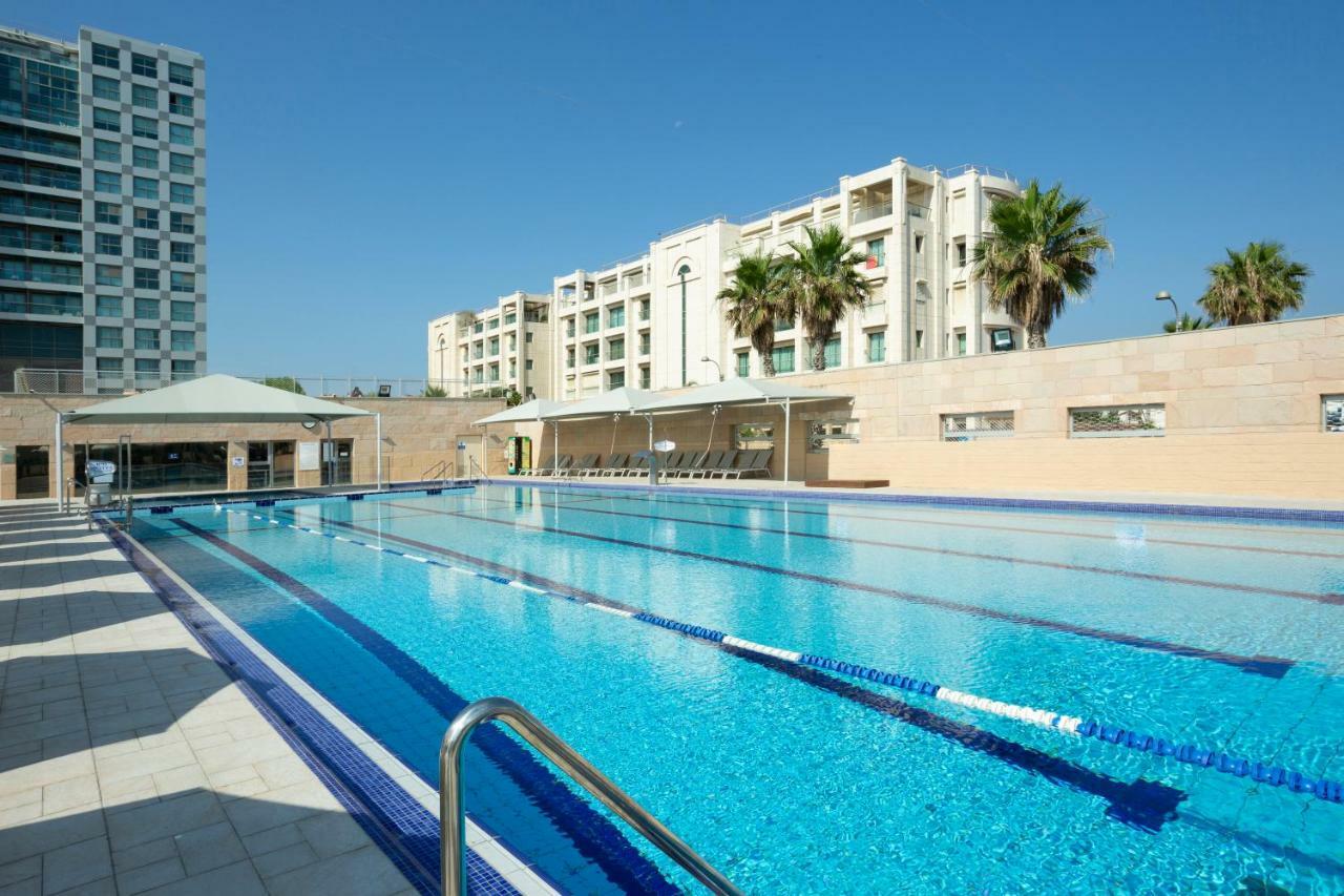 Aparthotel Okeanos On The Beach Herzliya Bagian luar foto