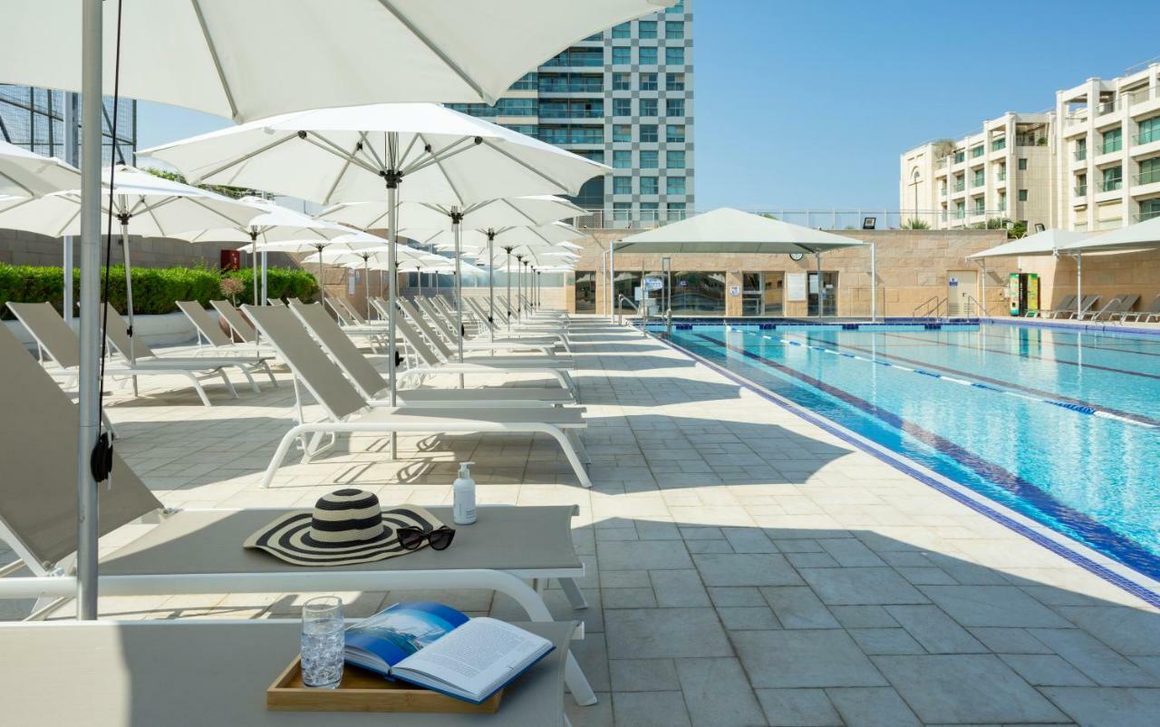 Aparthotel Okeanos On The Beach Herzliya Bagian luar foto