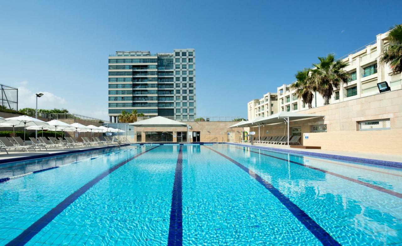 Aparthotel Okeanos On The Beach Herzliya Bagian luar foto